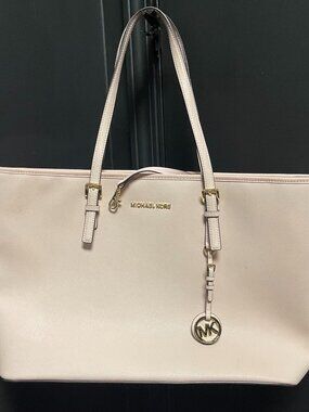 Michael Kors Jet Set Tote